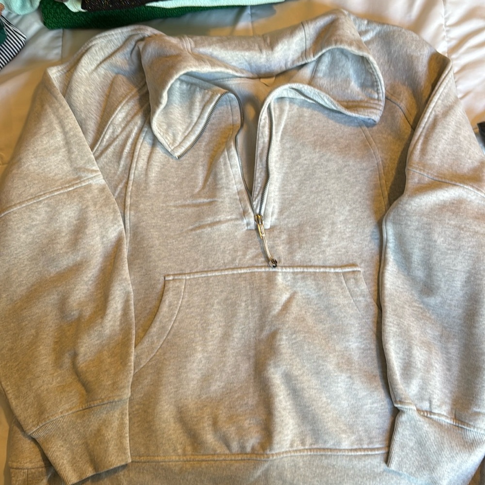Lululemon oversized pullover (longer version)